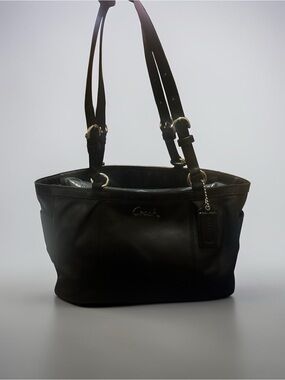 Coach Black Leather Shoulder bag- EUC - F17721